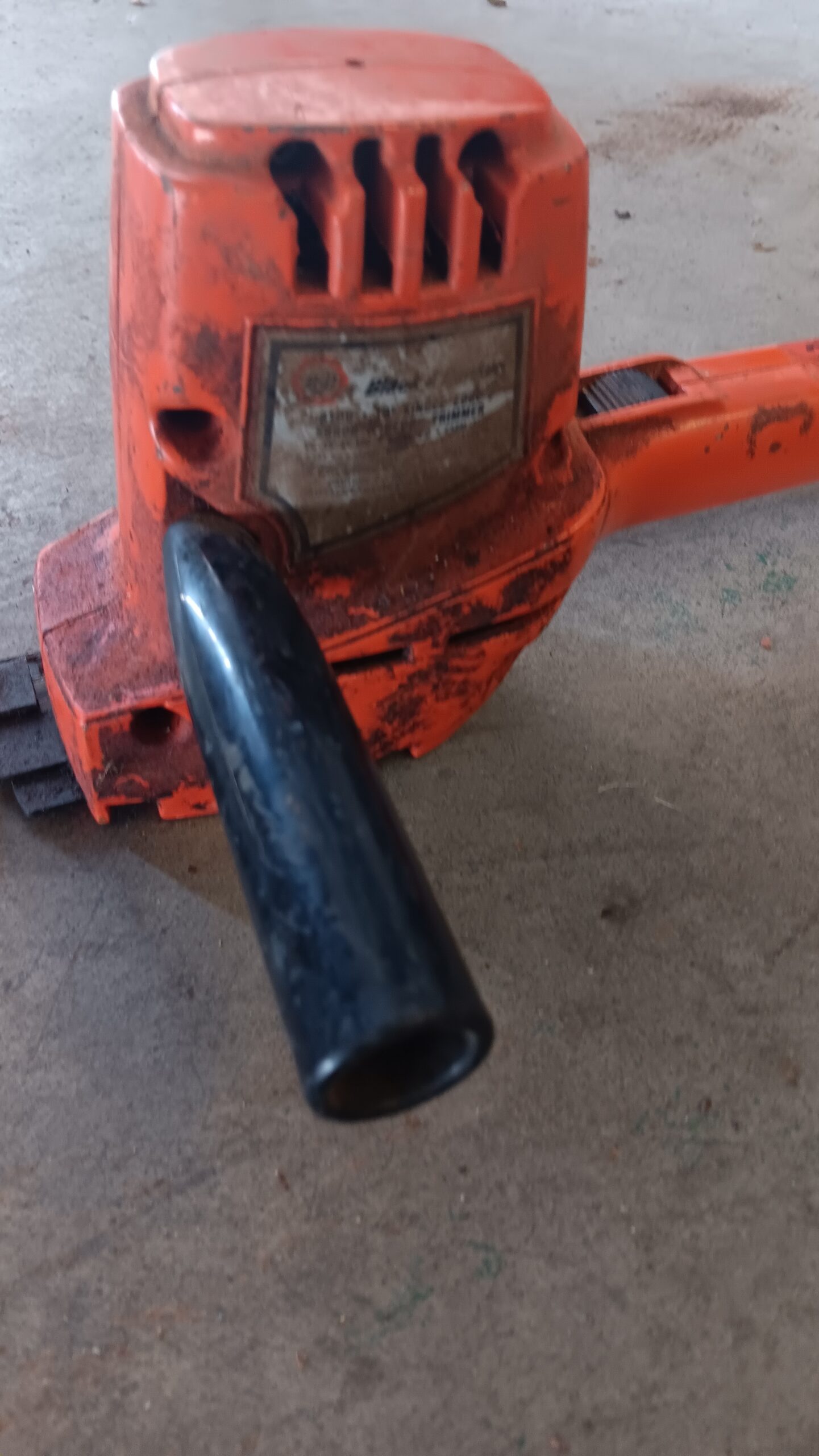 Vintage Black & Decker Electric Hedge Trimmer | Model 8100 13-Inch - Image 2