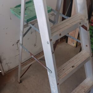 Gorilla Ladders Aluminum Painter Platform Ladder | Green Work Surface