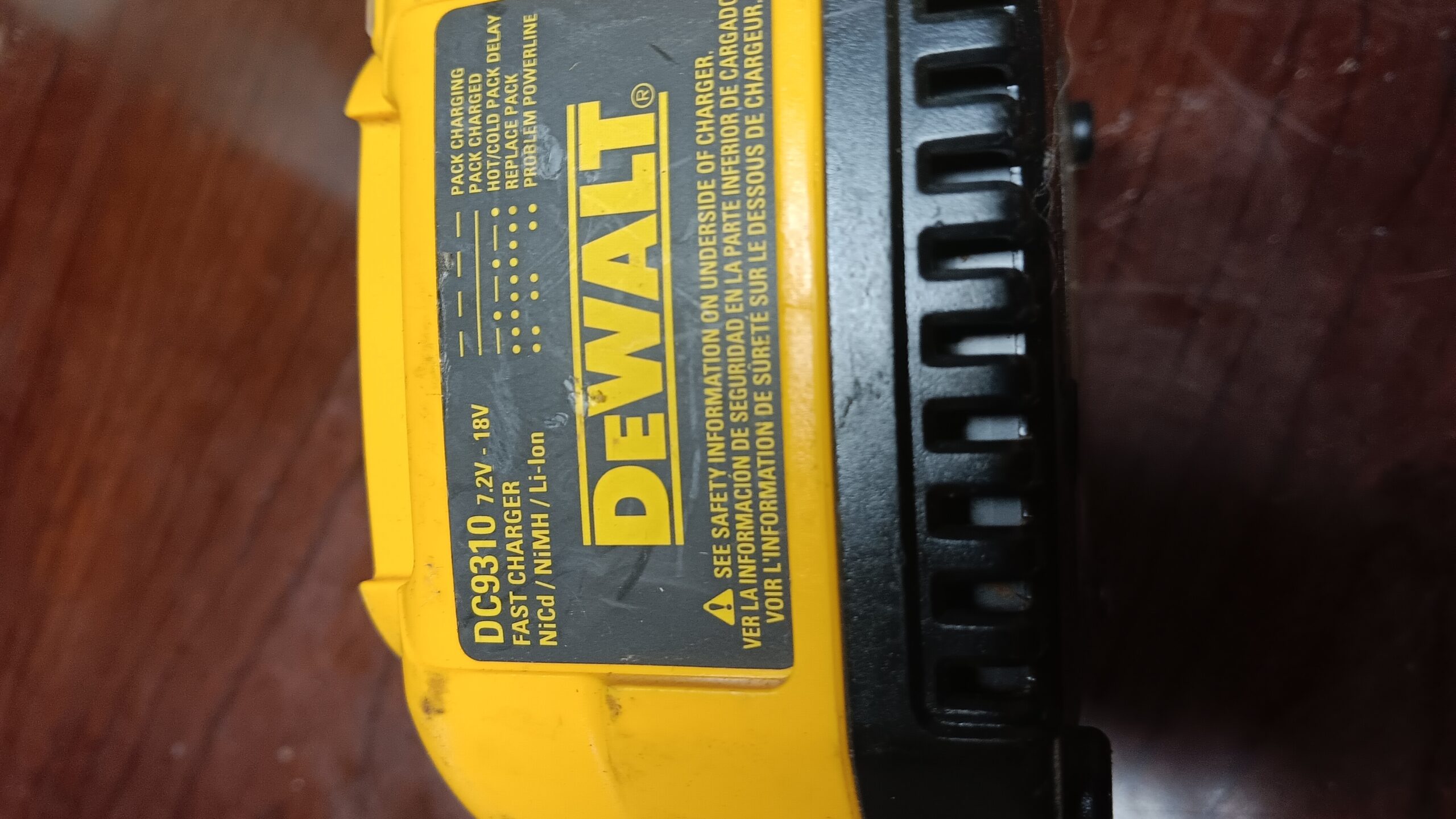 DeWalt DC9310 7.2V-18V Battery Charger | NiCd NiMH Li-Ion Fast Charge - Image 2
